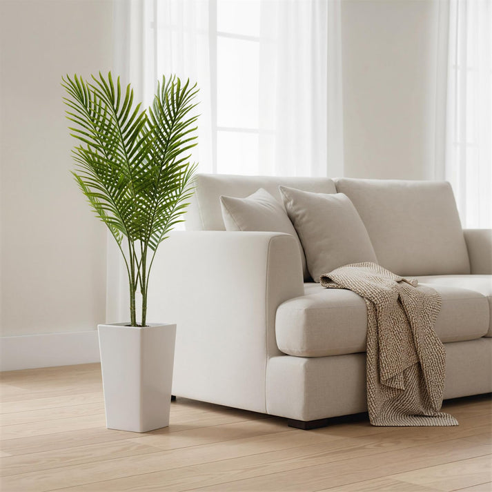 Künstliche Palme mit weißem Pflanzgefäß