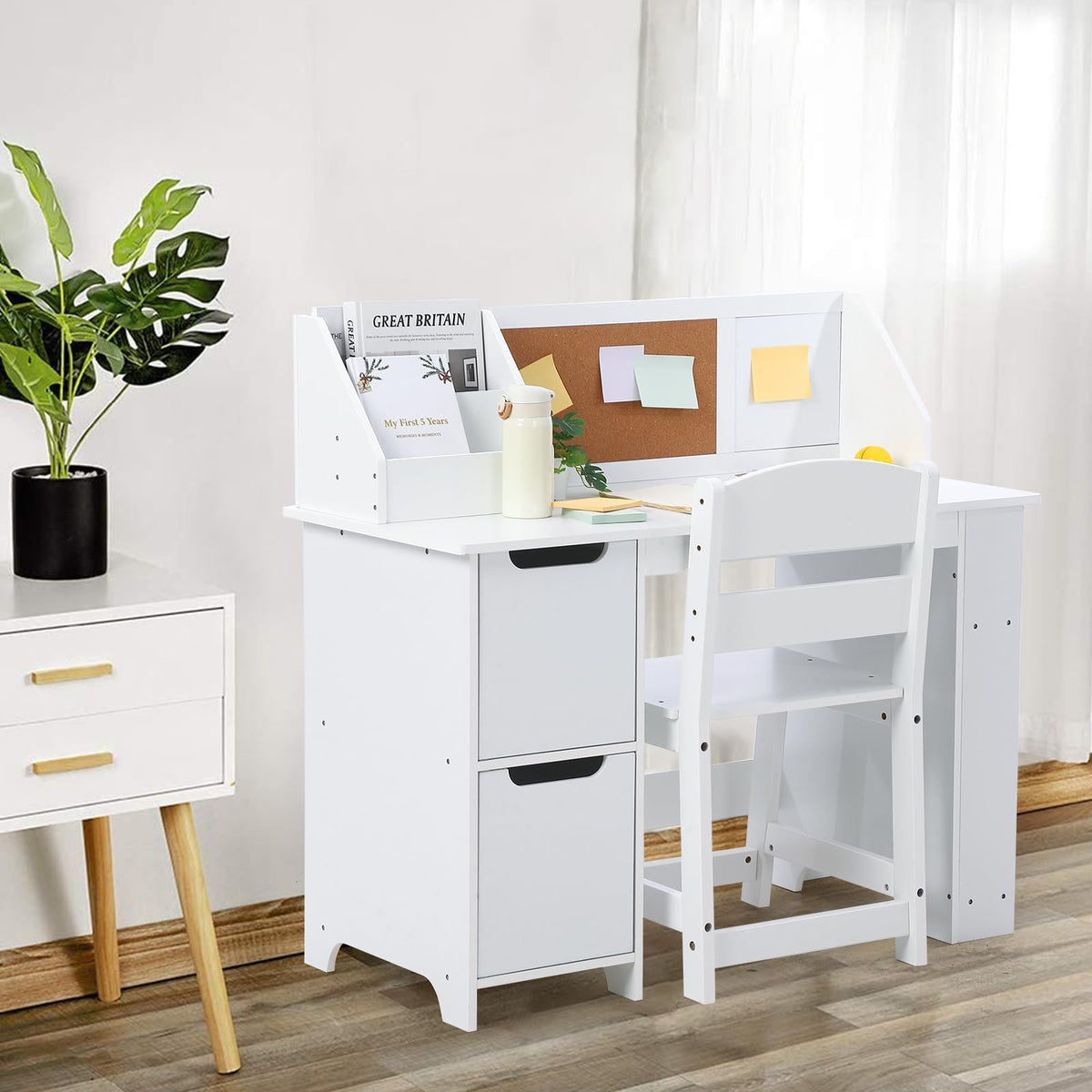 Kinder-Schreibtisch robust und sicher