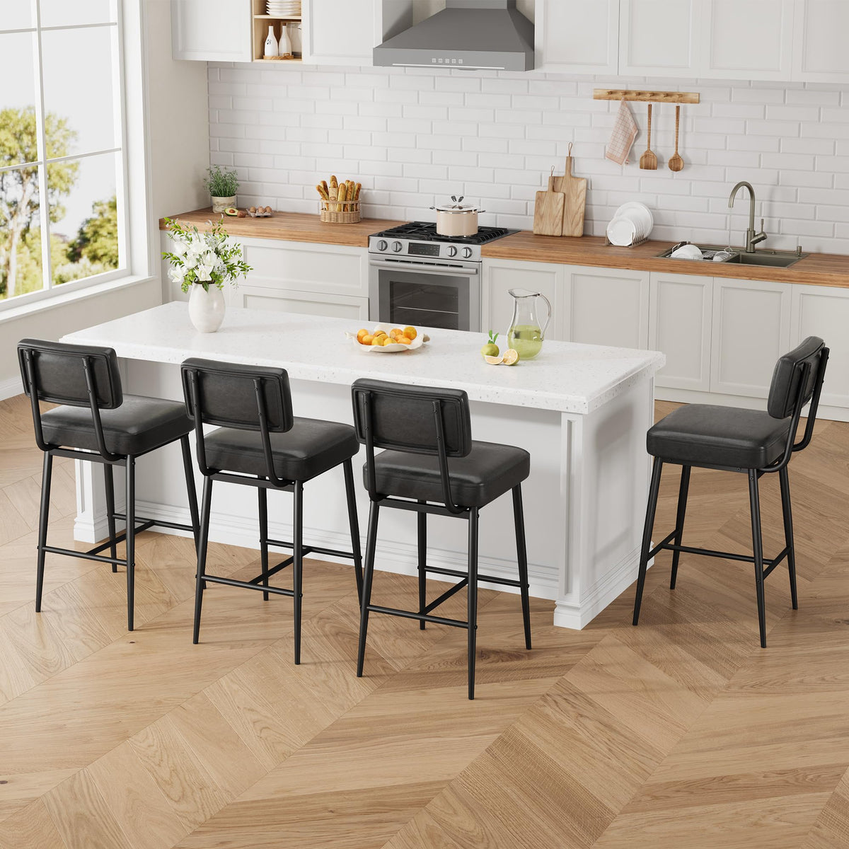 Barhocker mit Fußstütze