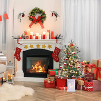 Weihnachtsbaum in festlicher Wohnumgebung