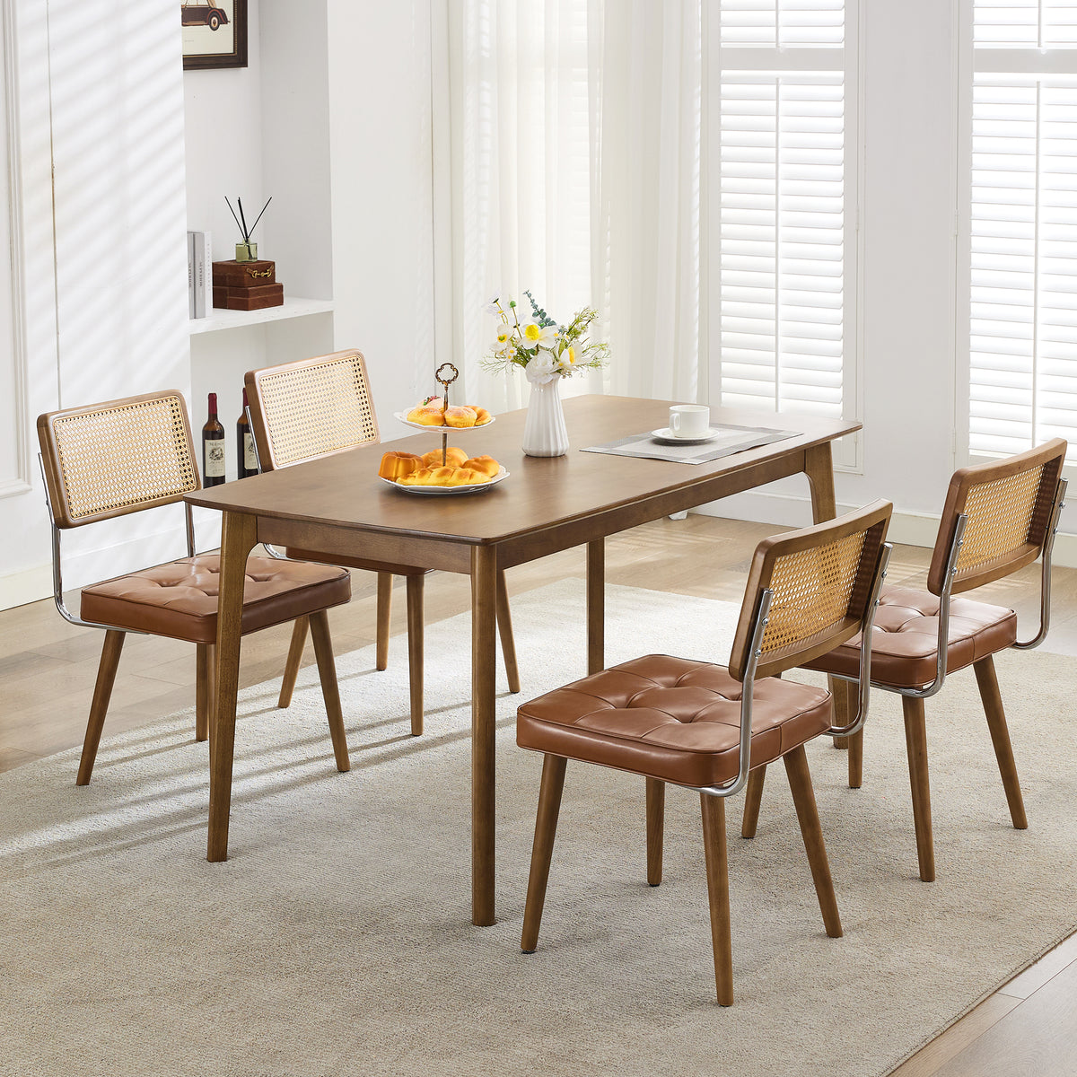 Garvee Mid-Century Rattan Esszimmerstuhl, Handgewebte Rückenlehne, Gepolstert, Holzrahmen, PU-Kunstleder, pflegeleicht, Braun